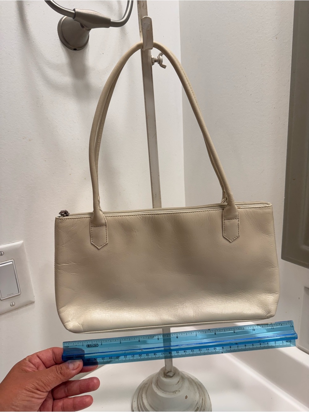HOBO international Cream Leather Classic Handbag Vintage Y2K